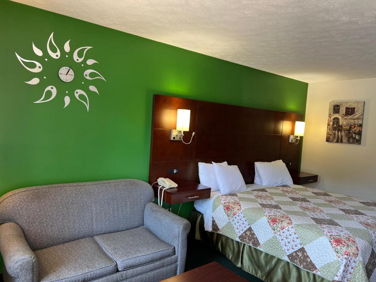 Surry Inn - Dobson Екстериор снимка